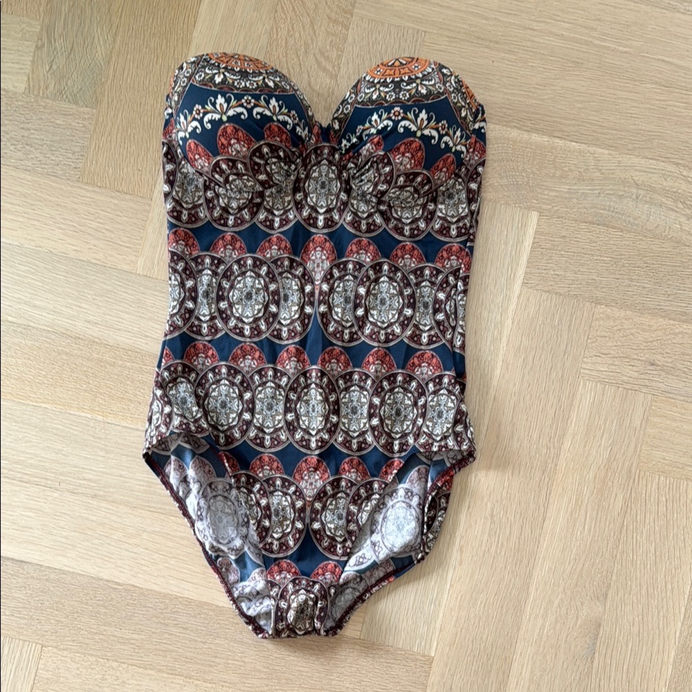 Strapless Patterned One Piece Size 10 - image 1